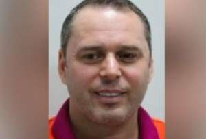 Dritan Gjika es buscado por las autoridades por ser el supuesto cabecilla de la Mafia Albanesa, una organización criminal que mueve grandes cantidades de droga a Europa.