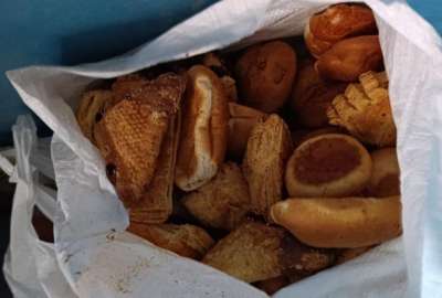 Una panader&iacute;a fue clausurada en Riobamba por insalubridad. En el sitio elaboraban y vend&iacute;an pan entre cucarachas.
