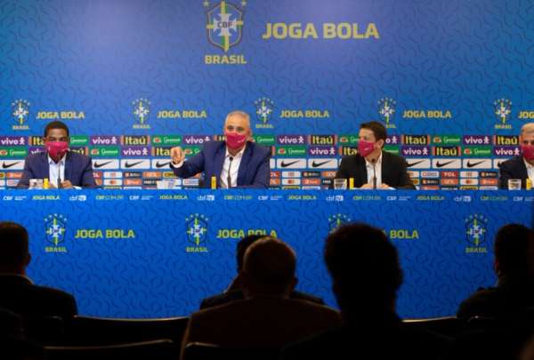 El DT Tit&eacute; brind&oacute; una conferencia de prensa para entregar la n&oacute;mina  de convocados de Brasil