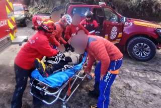 Una persona herida y otra fallecida tras caer en grieta del volc&aacute;n Cayambe