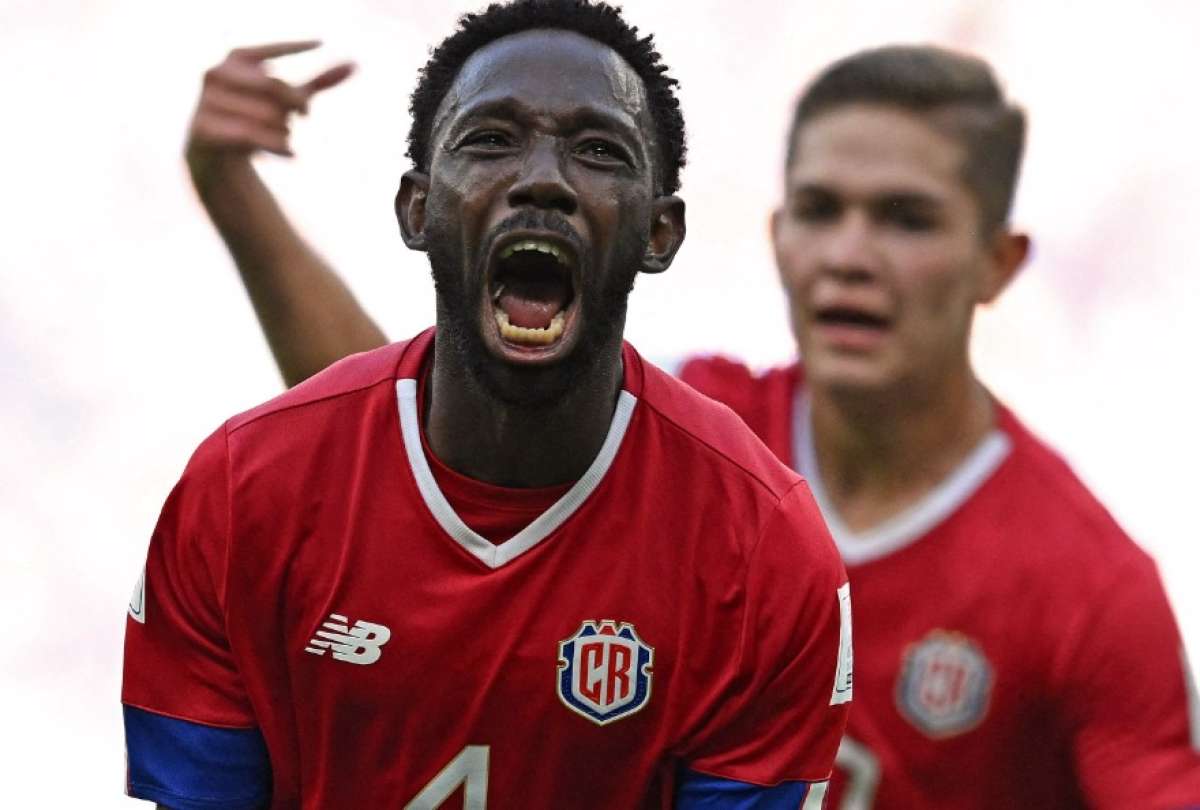 Keysher Fuller festeja el gol de Costa Rica en el triunfo contra Japón. 