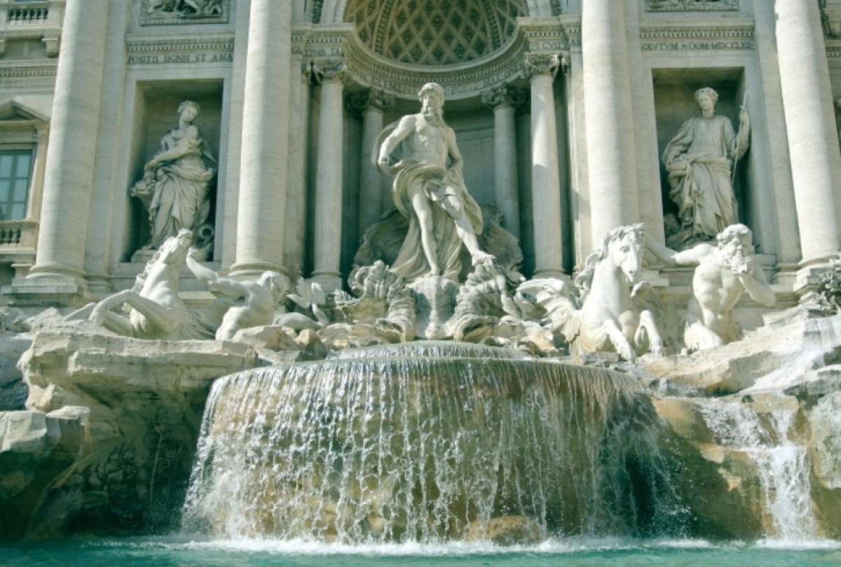 Cáritas Roma recoge cerca de un millón y medio de euros al año de la emblemática fuente.