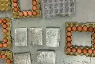 Polic&iacute;a decomis&oacute; droga escondida entre huevos