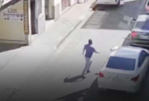 En Cuenca, un choque deriv&oacute; en un fuerte altercado entre conductores en plena v&iacute;a p&uacute;blica. Uno de ellos alega haber sido agredido y exige el pago de los da&ntilde;os a su veh&iacute;culo.