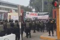 Piden liberar a cuatro periodistas detenidos en el asalto de la Polic&iacute;a peruana a la Universidad de San Marcos