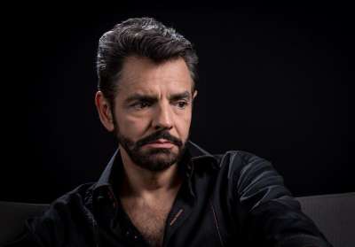 Eugenio Derbez cuestion&oacute; a Rafael Correa por uso no autorizado de imagen. 