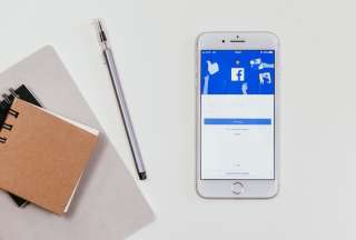 Un error de Facebook mostr&oacute; a los usuarios falsas publicaciones de personas y p&aacute;ginas a las que no siguen
