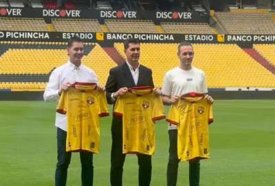 Ismael Rescalvo fue presentado como entrenador de Barcelona Sporting Club