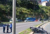 Siniestro de tránsito en la av. Simón Bolívar deja un fallecido.