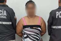 Una mujer que era buscada por el delito de asesinato fue detenida en Los Ríos. 