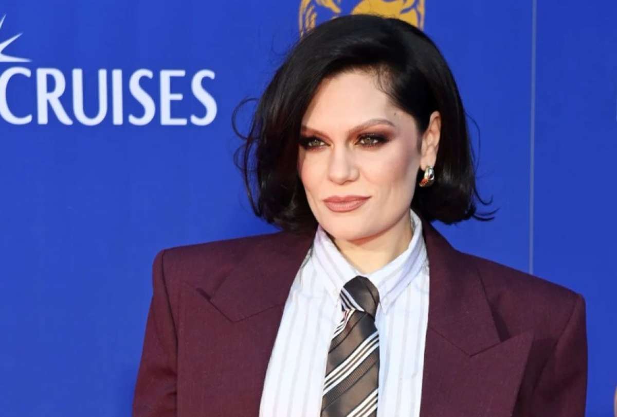 En un video, subido en su cuenta de Instagram, la británica Jessie J contó a sus fans que fue diagnosticada con cáncer de mama. 