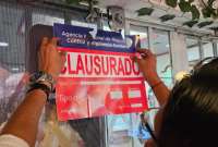 Durante la inspecci&oacute;n, los t&eacute;cnicos del Arcsa evidenciaron la presencia de plagas y el mal manejo en la manipulaci&oacute;n de alimentos.