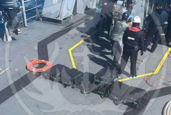 17 detenidos y m&aacute;s de 4 toneladas de droga incautados en embarcaciones en Gal&aacute;pagos 