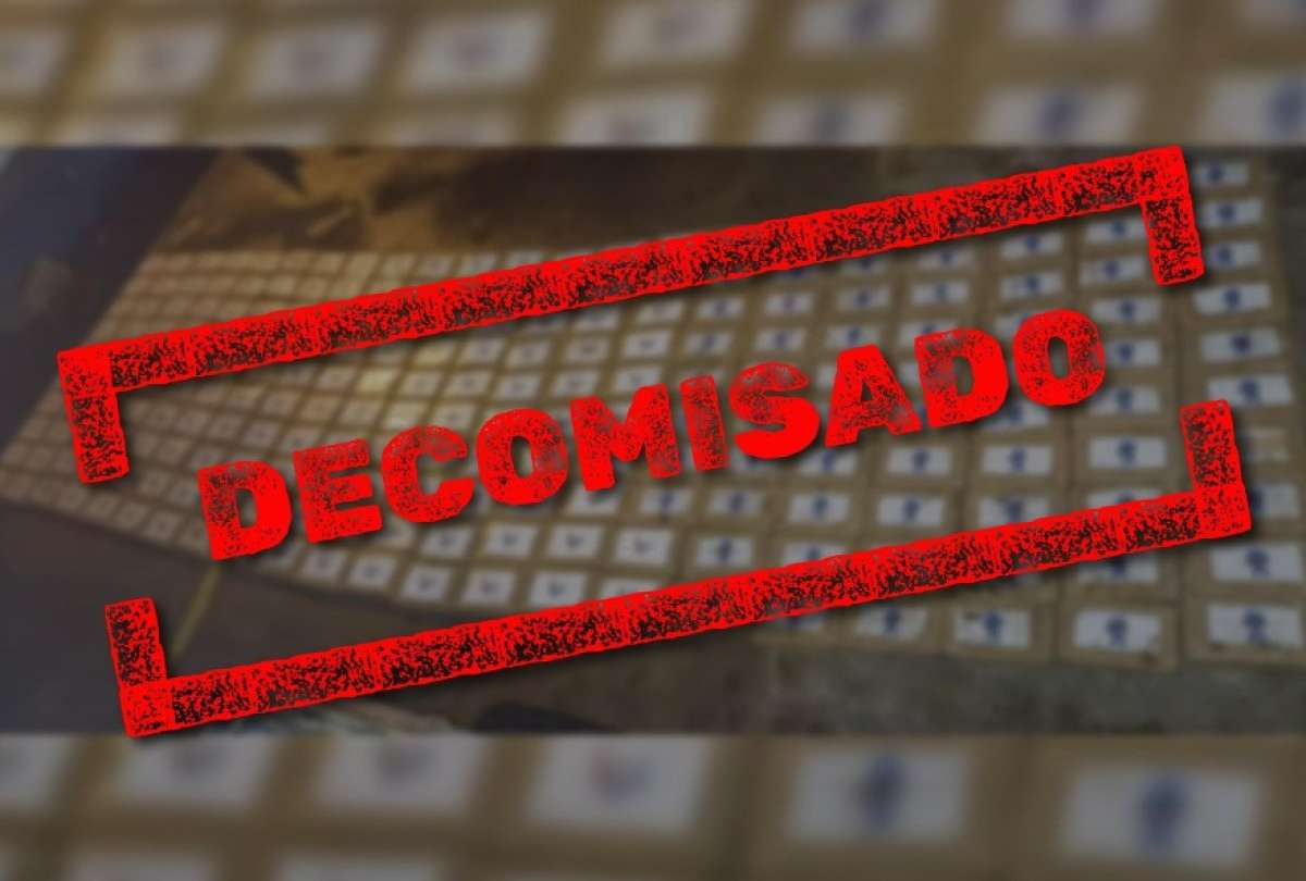 En Chimborazo se incautaron 220 bloques de cocaína en un vehículo.