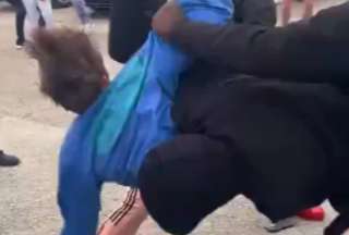 EE.UU.: Polic&iacute;a detuvo j&oacute;venes que agredieron a un estudiante