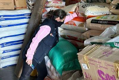 Durante el operativo en el Mercado Mayorista, ubicado en el sur de Quito, el equipo t&eacute;cnico de la Arcsa realiz&oacute; la inspecci&oacute;n de 19 establecimientos ubicados al interior de este centro de abastos. En la intervenci&oacute;n se verificaron las condiciones higi&eacute;nico-sanitarias y el correcto almacenamiento de los productos.