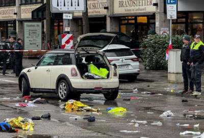 Un joven atropell&oacute; a un grupo de manifestantes en M&uacute;nich, Alemania. 