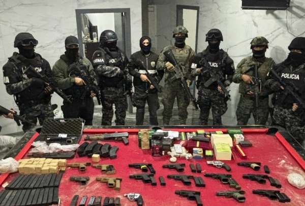 Bloque de Seguridad decomis&oacute; arsenal y dinero en casa donde se ocultaba alias &ldquo;Fito&rdquo;