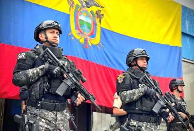 El Gobierno hizo la entrega de armamento en Dur&aacute;n.