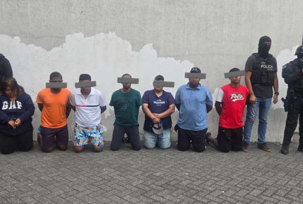  Los siete detenidos por presunta extorsi&oacute;n operaban en la zona de Urdesa en Guayaquil y habr&iacute;an amenazado a negocios con explosivos. Ellos ser&iacute;an quienes amenazaron al propietario del restaurante 'Rukito'