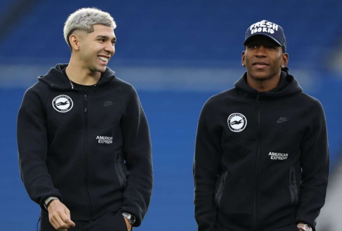 Pervis Estupi&ntilde;&aacute;n (derecha) jug&oacute; en el segundo tiempo