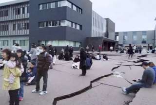 Terremoto de 7,6 grados azota Jap&oacute;n; hay alerta de tsunami
