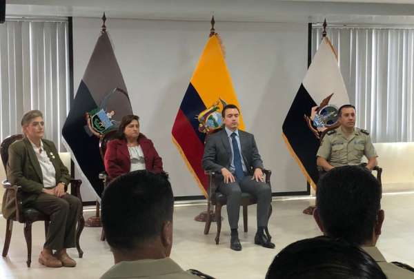 El presidente Daniel Noboa mantuvo un di&aacute;logo con los beneficiarios del Instituto de Seguridad Social de la Polic&iacute;a Nacional.&nbsp;