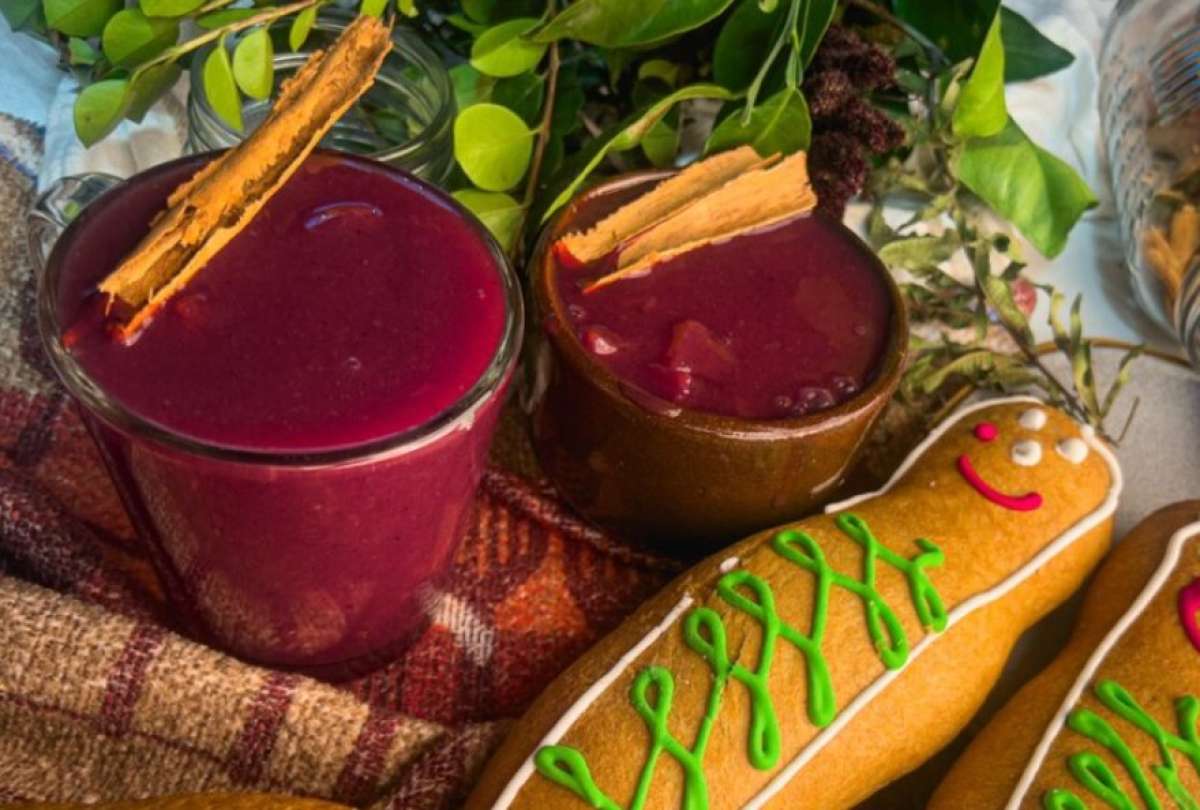 La colada morada está en el top 10 de las mejores bebidas no alcohólicas.