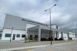 Guillermo Lasso: "Aqu&iacute; hay un Gobierno honesto que termin&oacute; el Hospital de Pedernales"
