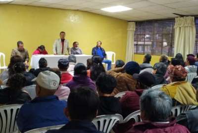 Vecinos de Solanda mantuvieron una reuni&oacute;n por casas da&ntilde;adas. 