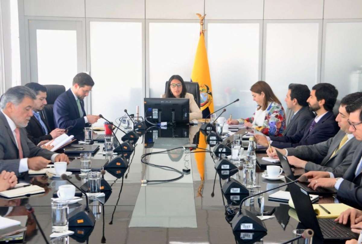 Representantes de tres organismos internacionales se encuentran para gestionar apoyo técnico y financiero a Ecuador. 