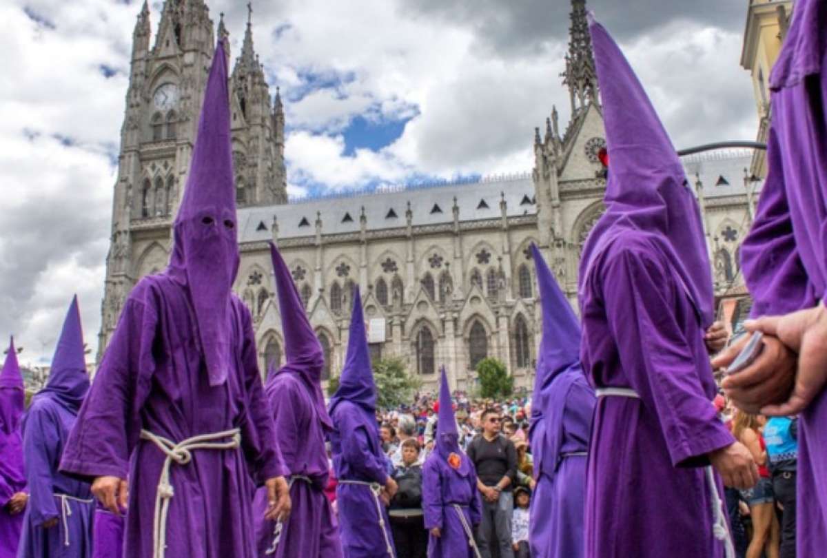  Revise los hechos más importantes ocurridos un 17 de abril. 