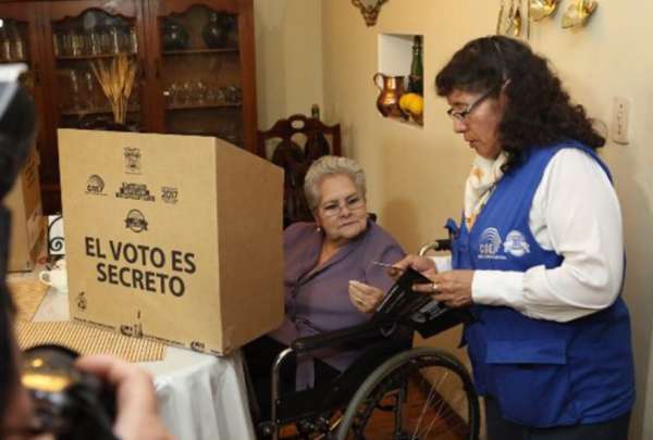 662 personas est&aacute;n registradas para el Voto en Casa en Ecuador. 
