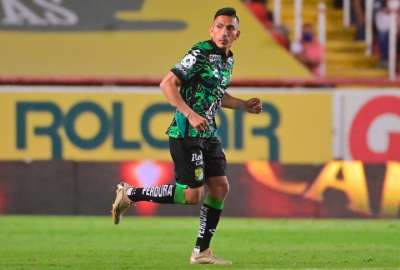&Aacute;ngel Mena super&oacute; su lesi&oacute;n y retorn&oacute; a la Liga MX