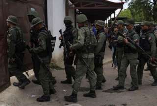 Militares y polic&iacute;as intervinieron la c&aacute;rcel de Tocor&oacute;n, en Venezuela