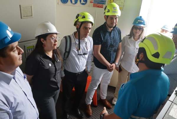 La ministra de Energ&iacute;a y Minas, Andrea Arrobo Pe&ntilde;a, cumpli&oacute; una extensa agenda en Gal&aacute;pagos.