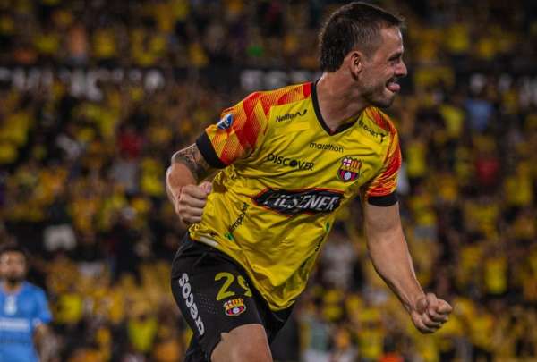 Octavio Rivero anot&oacute; los dos goles de Barcelona