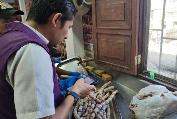 La Agencia Nacional de Regulaci&oacute;n, Control y Vigilancia Sanitaria (Arcsa) clausur&oacute; tres establecimientos en la comuna San Pablo, provincia de Santa Elena, debido a diversas irregularidades sanitarias. 