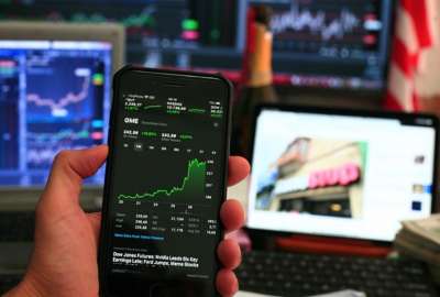 Invertir en la bolsa es una cuesti&oacute;n de conocimientos, paciencia y estar alerta a las estafas. 