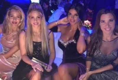 Pareja de Puyol revela c&oacute;mo era Shakira con las esposas de los futbolistas del Barcelona