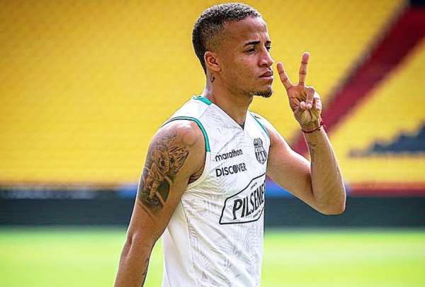 Byron Castillo si estar&aacute; en los amistosos de la Tricolor