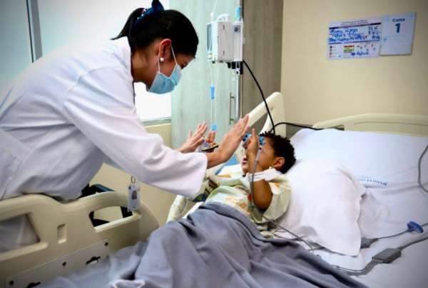 Autoridades de salud recorrieron las instalaciones del Hospital Monte Sina&iacute;, en Guayaquil.