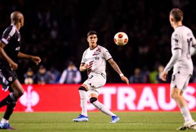 Piero Hincapi&eacute; fue titular en el Bayer Leverkusen