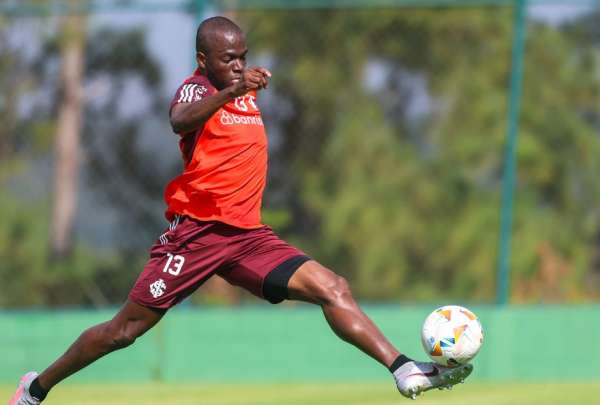 &Eacute;nner Valencia ser&aacute; evaluado por el cuerpo m&eacute;dico del Inter de Porto Alegre.