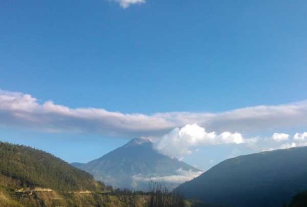El Instituto Geof&iacute;sico advirti&oacute; se&ntilde;ales s&iacute;smicas de alta frecuencia en los volcanes Tungurahua (foto)  y El Reventador.