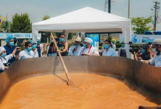 Guayas consigue el R&eacute;cord Guinness con el encebollado m&aacute;s grande del mundo