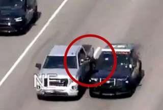 Una polic&iacute;a arriesg&oacute; su vida para salvar a un conductor en apuros