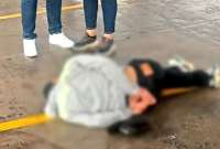 Agentes policiales hicieron uso legítimo de la fuerza contra un sujeto que habría intentado asaltar una gasolinera.