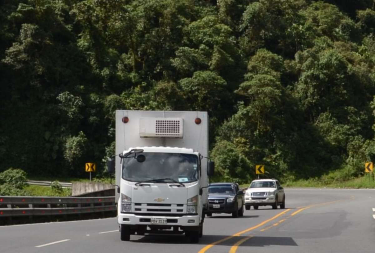 Conozca el estado de la vía Alóag-Santo Domingo.