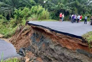 Fuertes lluvias causaron el colapso de la v&iacute;a Salima-Chamanga en Esmeraldas